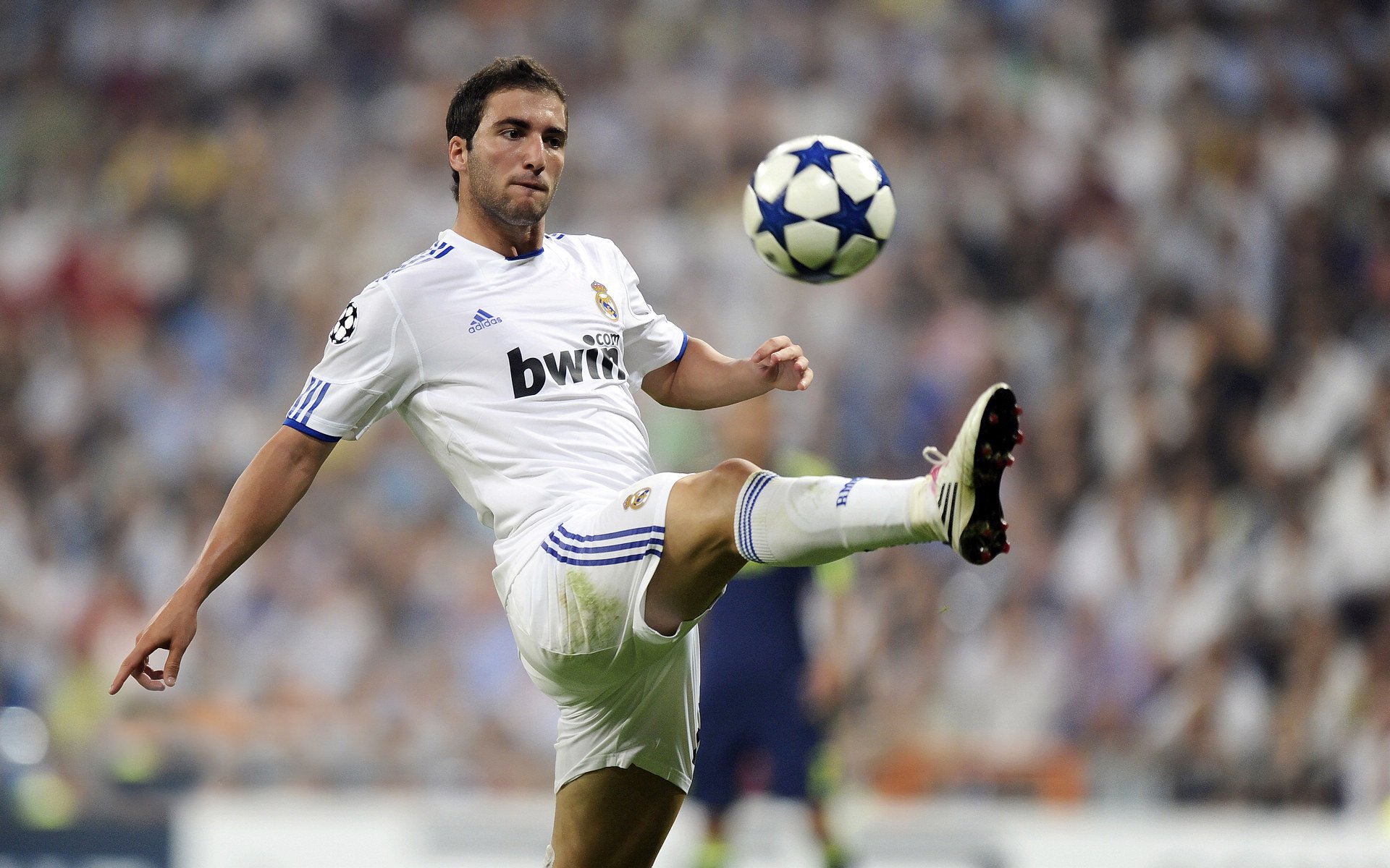 詹姆斯·奥康纳的突破与防守反击，改变比赛局势，詹姆弗康纳利照片